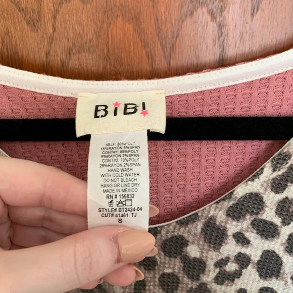 BiBi Colorblock Blouse - Picture 4 of 6